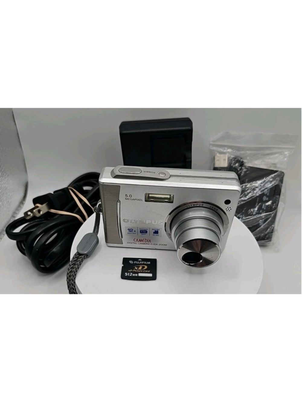 Olympus Camedia D-630 Zoom 5.0MP Digital Camera W/ Battery Charger XD Card Etc.